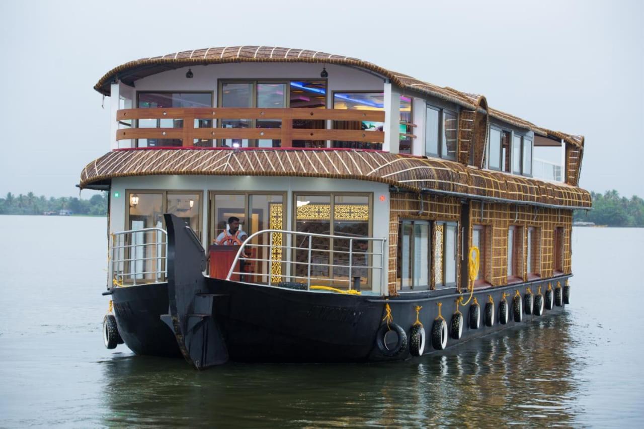 马拉利库兰 Marari Houseboat酒店 外观 照片