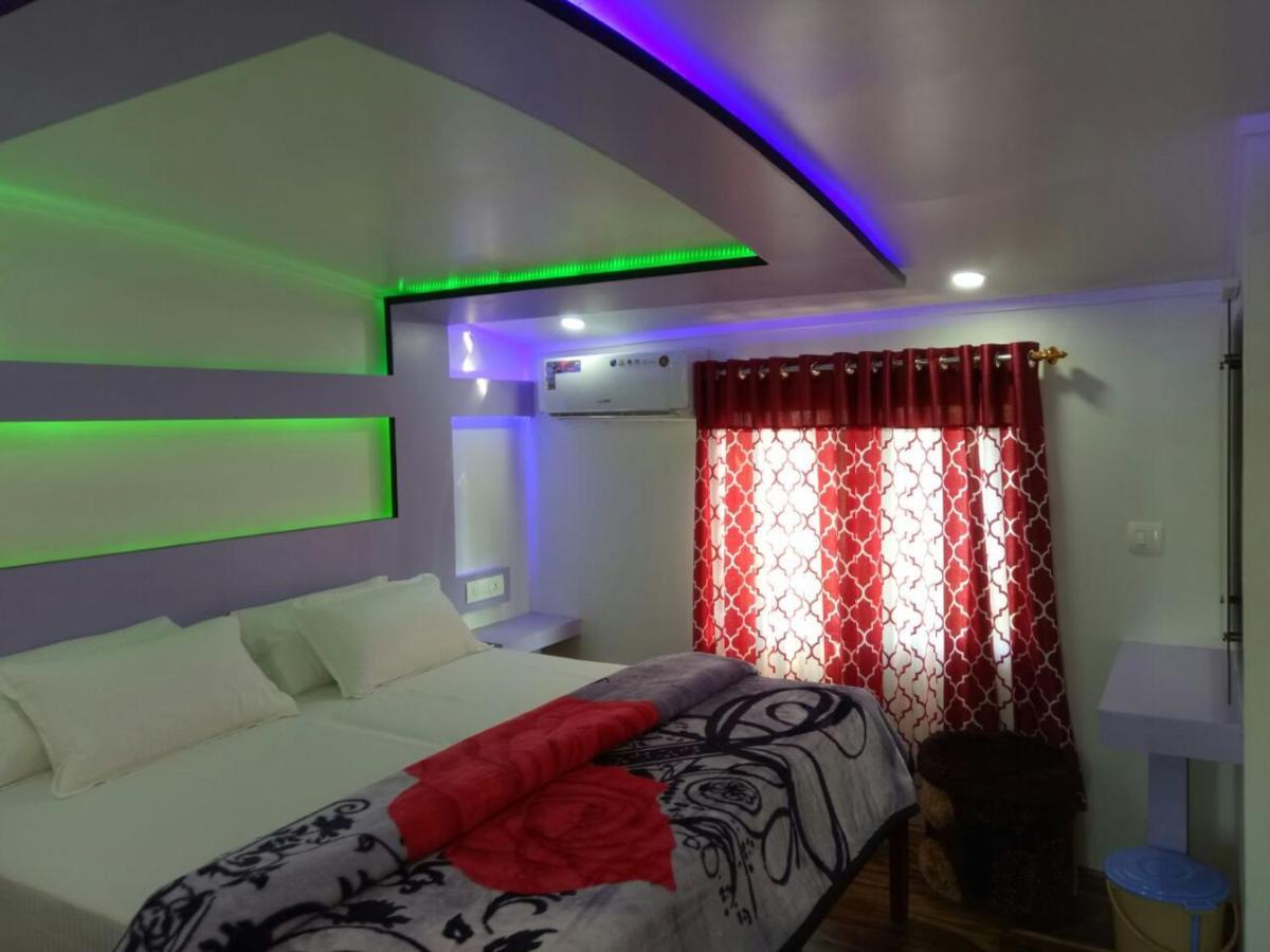 马拉利库兰 Marari Houseboat酒店 外观 照片