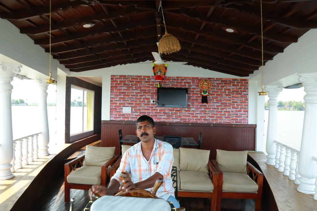 马拉利库兰 Marari Houseboat酒店 外观 照片