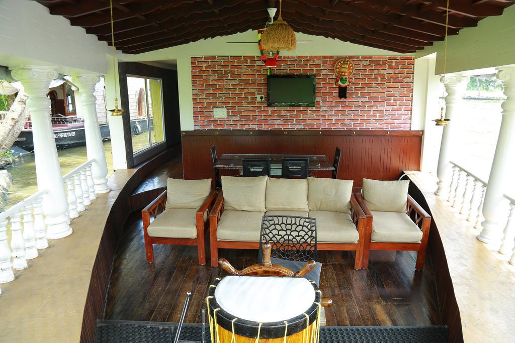 马拉利库兰 Marari Houseboat酒店 外观 照片