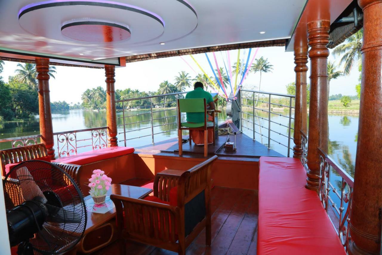 马拉利库兰 Marari Houseboat酒店 外观 照片